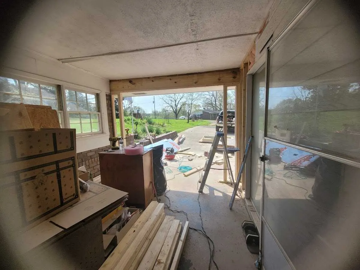 Air movers and dehumidifier for Water Mitigation Services in Pauls Valley